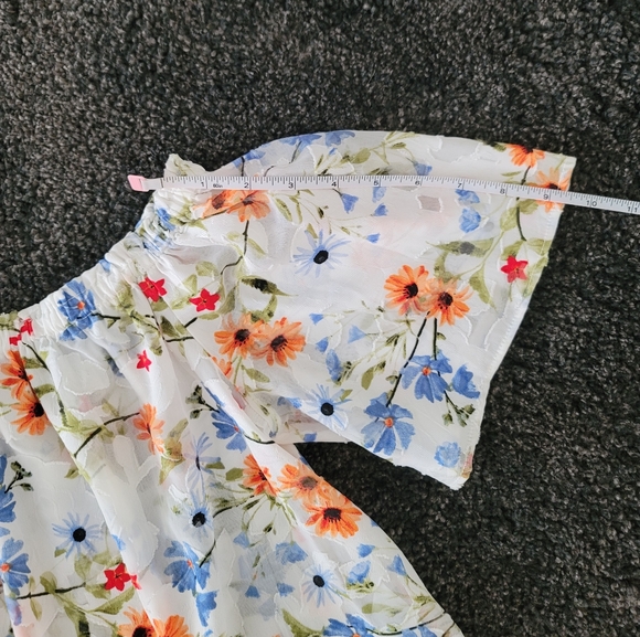 Dynamite off-the-shoulder white floral crop top XS - Picture 9 of 9